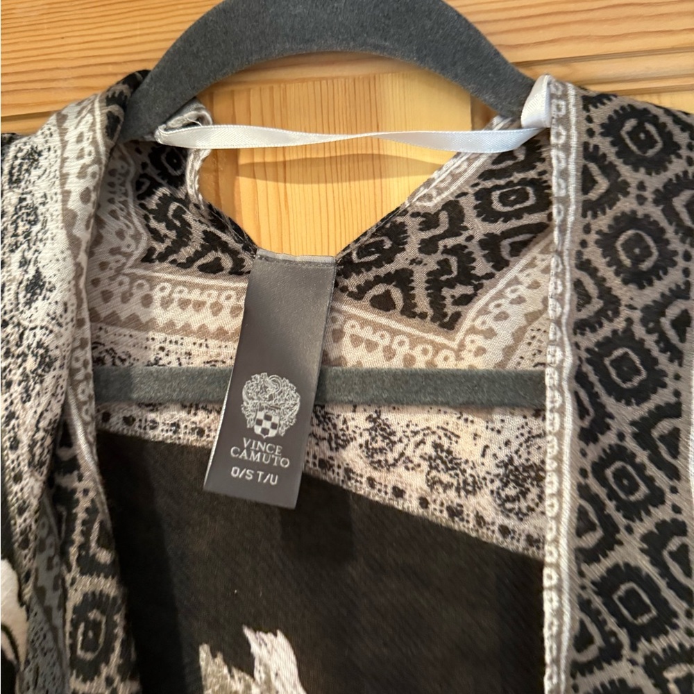 Vince Camuto Black and Gray Printed Kimono Cardigan - Picture 4 of 4